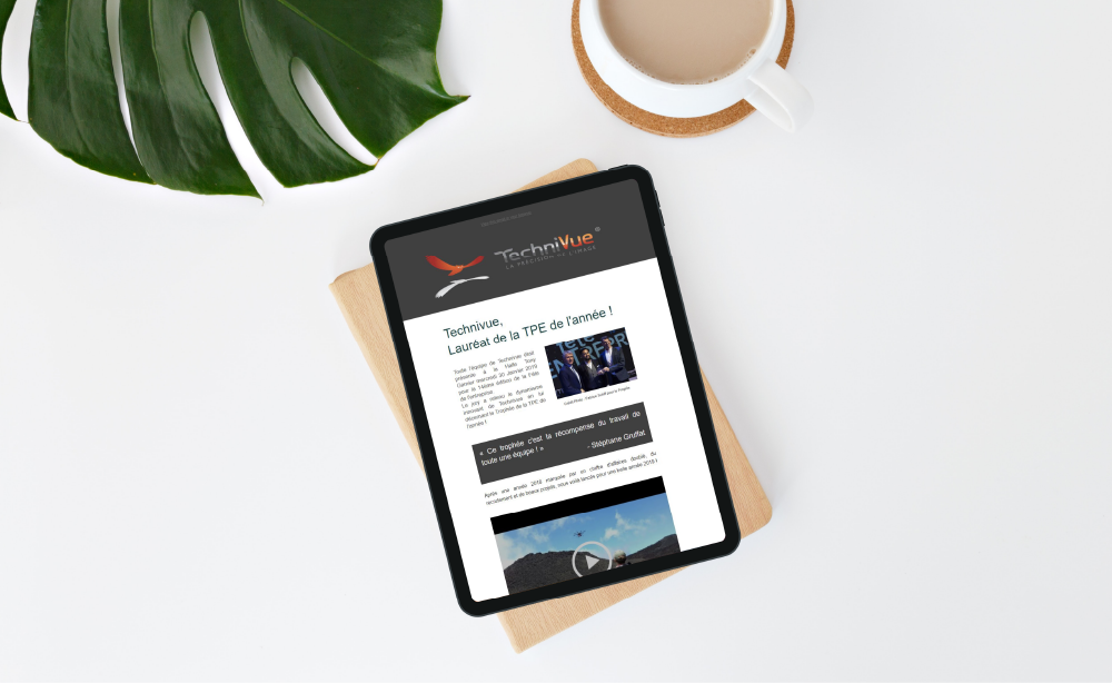 elea-design-portfolio-technivue-web-mockup-ipad-newsletter